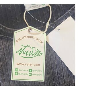 Very J Newins Boutique Black Short Sleeve Tee NWT